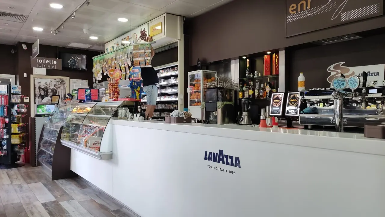 Eni Café Bari (PV 09119): dopo (3)