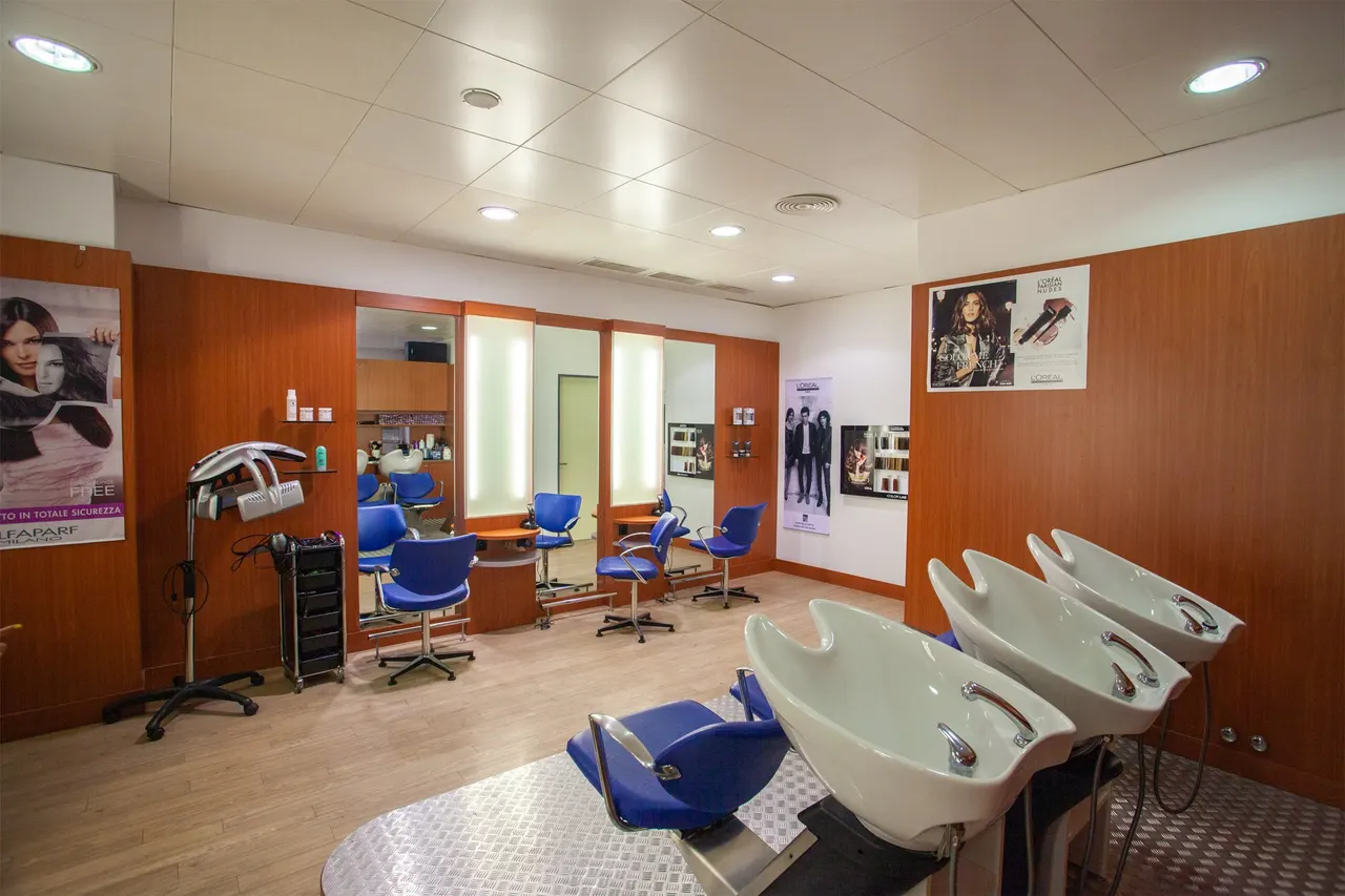 Salone Gorky / Guido's Coiffeur – foto 10